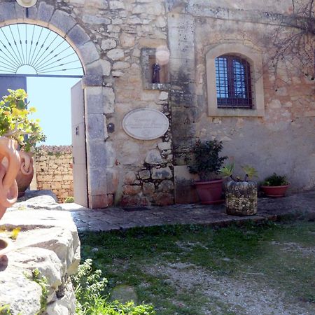 Casina Di Grotta Di Ferro Guest House Santa Croce Camerina Exterior photo