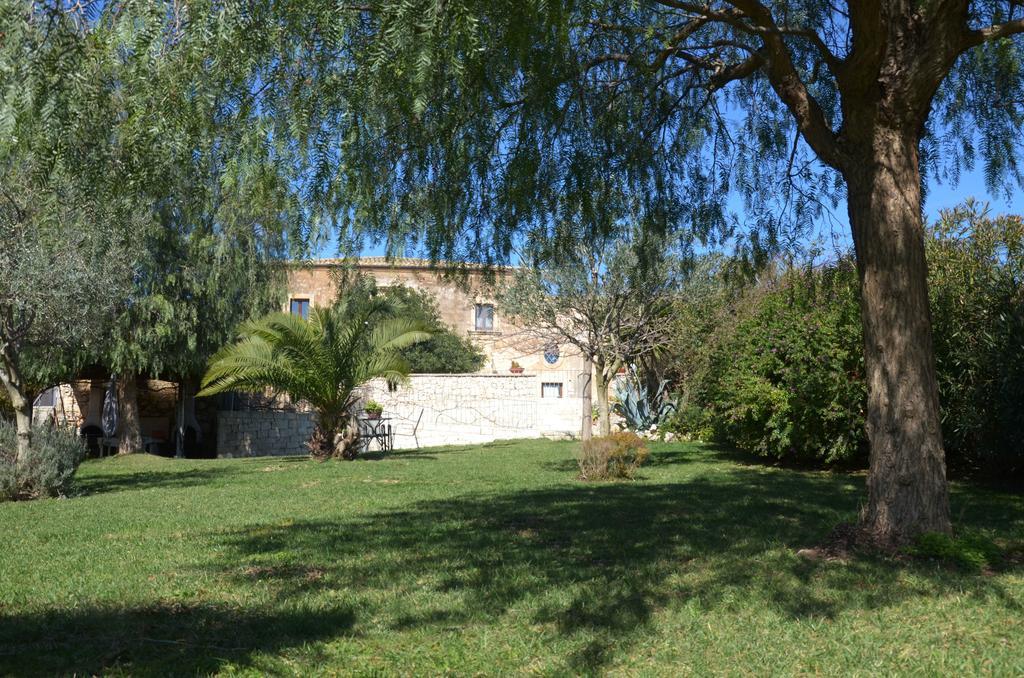 Casina Di Grotta Di Ferro Guest House Santa Croce Camerina Exterior photo