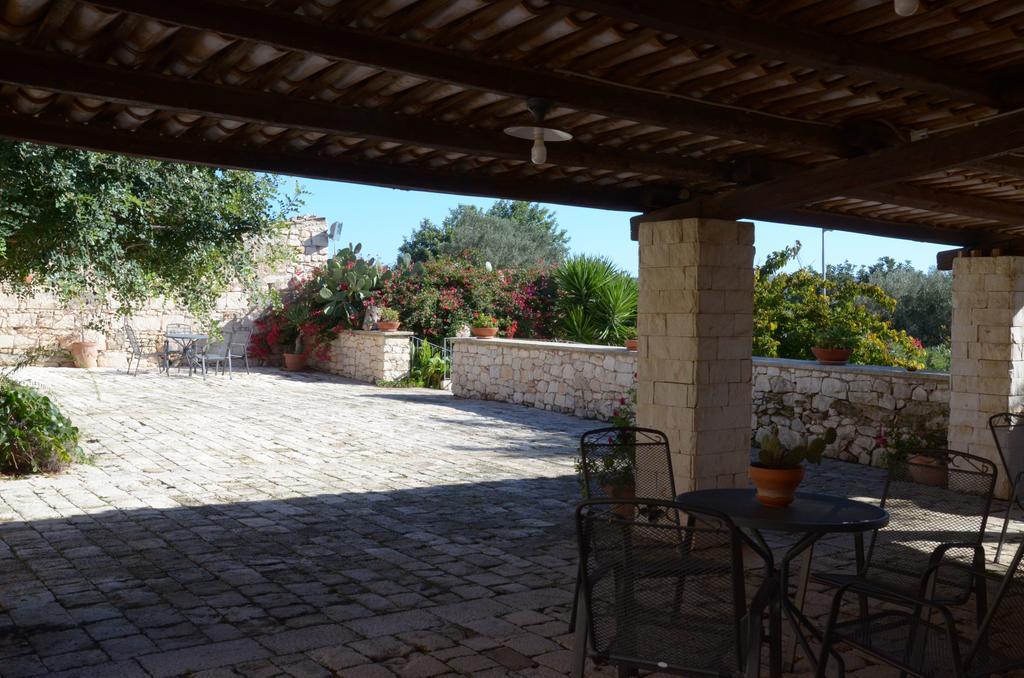 Casina Di Grotta Di Ferro Guest House Santa Croce Camerina Exterior photo