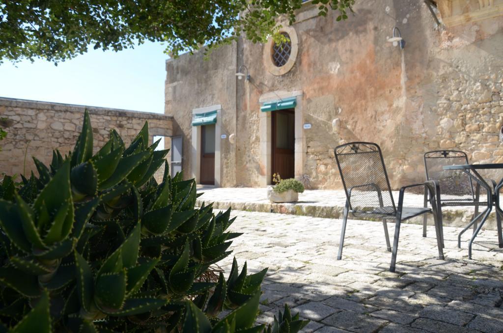 Casina Di Grotta Di Ferro Guest House Santa Croce Camerina Exterior photo