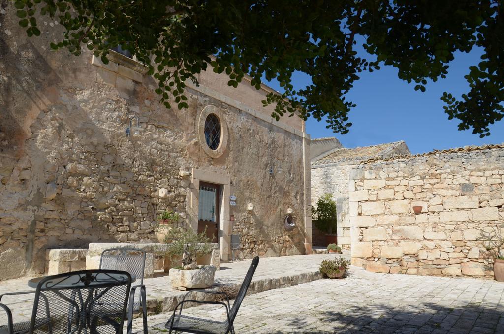 Casina Di Grotta Di Ferro Guest House Santa Croce Camerina Exterior photo